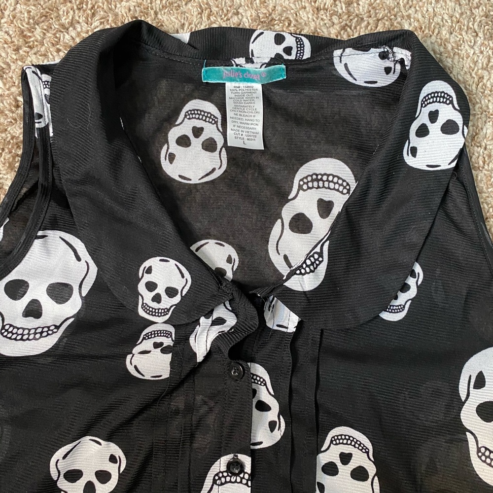 Julie’s Closet Skull Sheer Sleeveless Top - Picture 4 of 5